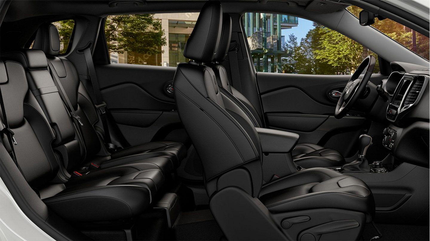 2020 Jeep Cherokee Side View Interior Seating Picture